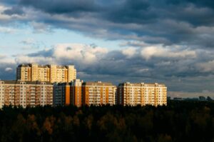 Подробнее о статье Как выбрать идеальный район для покупки квартиры в Москве: практическое руководство для будущих владельцев жилья